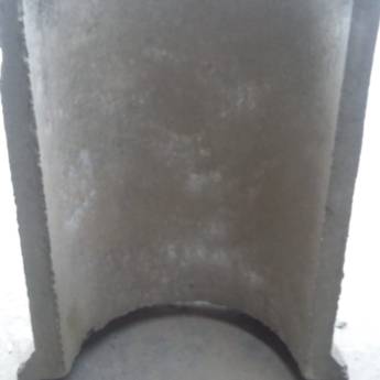 Comprar o produto de Caneleta (Meia Cana) - Solução Eficiente para Drenagem em Pardinho em Artefatos de Cimento em Pardinho, SP por Solutudo