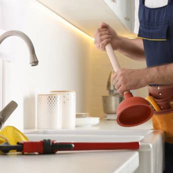 Comprar o produto de Desentupidora em Almirante: Desentupimento Rápido e Confiável - Curitiba/PR em Desentupidoras em Curitiba, PR por Solutudo