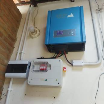 Comprar o produto de Energia Sustentável e Autônoma - Instalação de Sistema Solar Off-Grid com Bateria em Boqueirão/Saquarema em Energia Solar em Saquarema, RJ por Solutudo