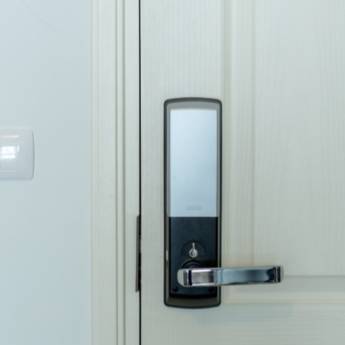 Comprar o produto de Travas Elétricas - Segurança e Confiabilidade - São Jerônimo, RS em Fechaduras e Travas em São Jerônimo, RS por Solutudo