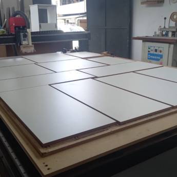 Comprar o produto de Tercerização de Corte de MDF em Router CNC para Marcenarias - Precisão e Eficiência em Nova Friburgo em Móveis Planejados - Marcenarias em Nova Friburgo, RJ por Solutudo