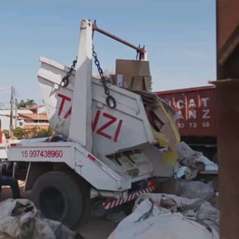 Comprar o produto de Coleta de Paletes de Madeira e Entulho em Caçambas em Itapetininga, SP por Solutudo