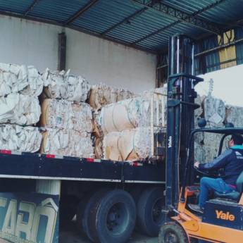 Comprar o produto de Contentor de 1000L em Caçambas em Itapetininga, SP por Solutudo