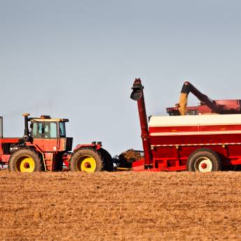 Comprar o produto de Manutenção de Máquinas Agrícolas: Garantindo a Performance no Campo em São Pedro do Turvo!  em Máquinas Agrícolas em São Pedro do Turvo, SP por Solutudo