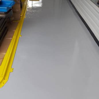Comprar o produto de Aplicação de Tinta Epóxi em Pisos Hospitalares - Higienização e Segurança em Barra Bonita em Produtos de Limpeza em Jaú, SP por Solutudo
