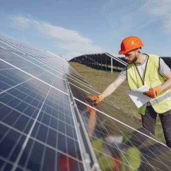 Comprar o produto de Energia Solar - Ilumine Seu Futuro com Sustentabilidade - Araraquara em Energia Solar em Araraquara, SP por Solutudo