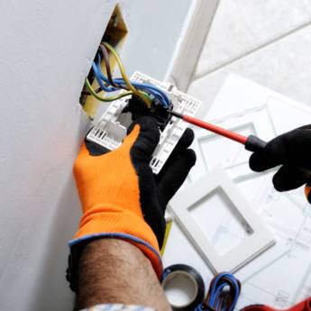 Comprar o produto de Eletricista  em Eletricistas em Botucatu, SP por Solutudo