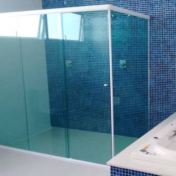 Comprar o produto de Box de Vidro - Elegância e Funcionalidade para Seu Banheiro em Vidraçarias em Santana de Parnaíba, SP por Solutudo