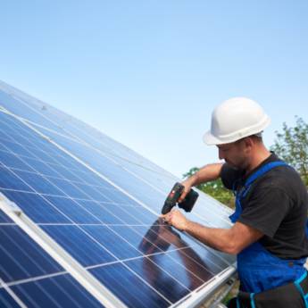 Comprar o produto de Manutenção de Módulo Solar em Osasco - Garantindo o Funcionamento Eficiente do seu Sistema Fotovoltaico em Energia Solar pela empresa Barbosa Serviços em Osasco, SP por Solutudo