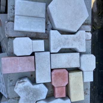 Comprar o produto de Blocos de Cimento de Qualidade - Soluções Versáteis em Boiçucanga, São Sebastião - SP em Artefatos de Cimento em São Sebastião, SP por Solutudo Comprar o produto de Blocos de Cimento de Qualidade - Soluções Versáteis em Boiçucanga, São Sebastião - SP em Artefatos de Cimento em São Sebastião, SP por Solutudo