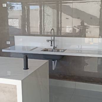 Comprar o produto de Ilhas e Pias em Porcelanato: Elegância e Durabilidade para sua Cozinha em Adamantina em Porcelanatos em Adamantina, SP por Solutudo Comprar o produto de Ilhas e Pias em Porcelanato: Elegância e Durabilidade para sua Cozinha em Adamantina em Porcelanatos em Adamantina, SP por Solutudo