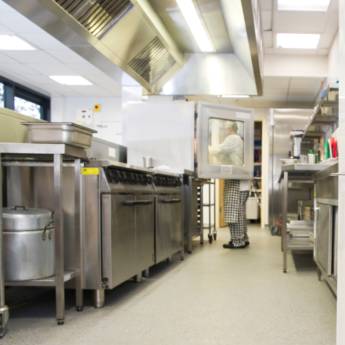 Comprar o produto de  Cozinha Industrial para Escolas - Refeições Nutritivas e Seguras para seus Alunos em Betim/MG! em Refrigeração - Assistência Técnica em Betim, MG por Solutudo