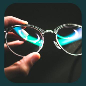 Comprar o produto de Remoção do Tratamento Anti-Reflexo em Outros Serviços em Foz do Iguaçu, PR por Solutudo