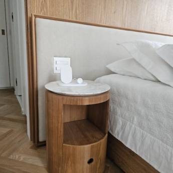 Comprar o produto de Mesas de Cabeceira Modeladas - Elegância e Personalidade - Guarulhos em Móveis Planejados - Marcenarias em Guarulhos, SP por Solutudo