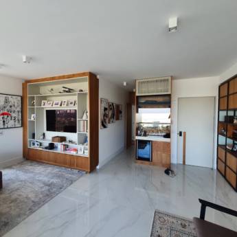 Comprar o produto de Estante TV e Móvel Bar - Sofisticação e Versatilidade para o seu Espaço - Guarulhos em Móveis Planejados - Marcenarias em Guarulhos, SP por Solutudo Comprar o produto de Estante TV e Móvel Bar - Sofisticação e Versatilidade para o seu Espaço - Guarulhos em Móveis Planejados - Marcenarias em Guarulhos, SP por Solutudo