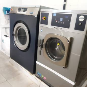 Comprar o produto de Lavagem de Cortinas - Frescor Duradouro - Praia Grande em Lavanderias em Praia Grande, SP por Solutudo