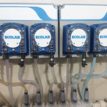 Comprar o produto de Higienização de Sofás - Conforto e Saúde - Praia Grande em Lavanderias em Praia Grande, SP por Solutudo