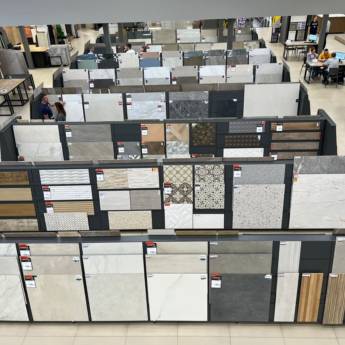 Comprar o produto de Pisos e Porcelanatos de Qualidade Superior em Ninho Verde II Eco Residence em Materiais para Construção pela empresa Construmarques em Ninho Verde II Eco Residence, SP por Solutudo