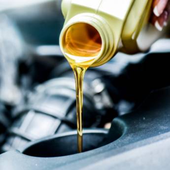 Comprar o produto de Troca de Óleo - Manutenção Essencial em Avaré em Oficinas Mecânicas para Carros em Avaré, SP por Solutudo