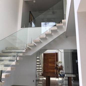 Comprar o produto de Empreiteira de Obras na Riviera de Santa Cristina I - Expertise e Compromisso com Excelência em Construtoras pela empresa Athoos Construções em Riviera de Santa Cristina I, SP por Solutudo