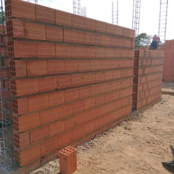 Comprar o produto de Alvenaria Firme e Alinhada - Ninho Verde II Eco Residence, SP em Construtoras em São Paulo, SP por Solutudo