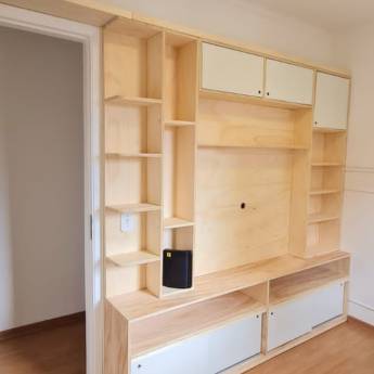 Comprar o produto de Armário Sala TV a partir de R$5.000 - Personalização Exclusiva - São Paulo em Móveis Planejados em São Paulo, SP por Solutudo