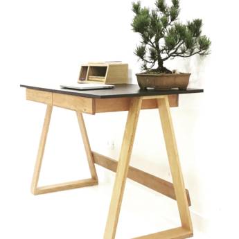 Comprar o produto de Mesa Estante Escritório a partir de R$1.500 - Funcionalidade e Estilo - São Paulo em Móveis Planejados - Marcenarias em São Paulo, SP por Solutudo