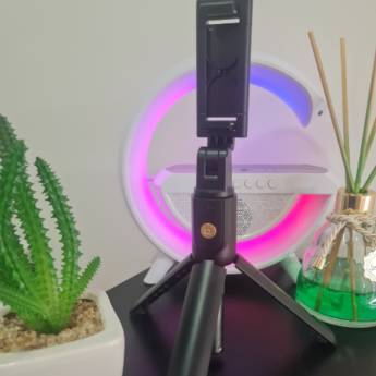 Comprar o produto de Selfie Stick Integrated Tripod - Captura Perfeita em Alexânia em Assistência Técnica pela empresa iPower Tech em Alexânia, GO por Solutudo