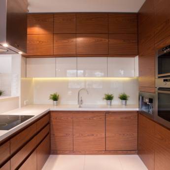 Comprar o produto de Armário de Cozinha Planejado - Organização e Estilo para Cozinhas Funcionais em Santos em Móveis Planejados - Marcenarias em Guarujá, SP por Solutudo Comprar o produto de Armário de Cozinha Planejado - Organização e Estilo para Cozinhas Funcionais em Santos em Móveis Planejados - Marcenarias em Guarujá, SP por Solutudo