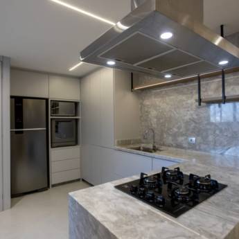 Comprar o produto de Cozinha Planejada - Funcionalidade e Elegância em Curitiba em Móveis Planejados - Marcenarias em Curitiba, PR por Solutudo