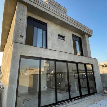 Comprar o produto de Porta de Correr Sequencial em Tatuí - Controle e Conforto para seu Ambiente em Vidraçaria em Tatuí, SP por Solutudo