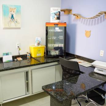 Comprar o produto de Sala Individual de Imunização/Vacina na Genari Policlínica em Itatinga: Segurança e Conforto para a Saúde do seu Pet em Clínicas Veterinárias em Itatinga, SP por Solutudo