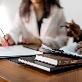 Comprar o produto de Direito Bancário em Campo Mourão: Protegendo seus Interesses com Expertise Jurídica em Advocacias em Campo Mourão, PR por Solutudo