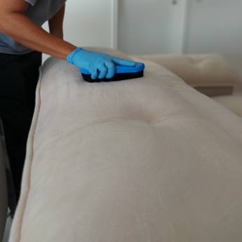 Comprar o produto de Lavagem de estofados em Jundiaí e região em Limpeza de estofado  em Jundiaí, SP por Solutudo