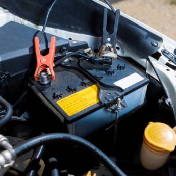 Comprar o produto de Moura 60ah 2 anos de garantia - M60GD em Baterias em Botucatu, SP por Solutudo