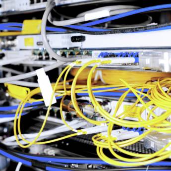 Comprar o produto de Rastreamento e Manutenção de Equipamentos de Telecomunicações - Precisão e Eficiência em Curitiba em Rastreamento em Curitiba, PR por Solutudo