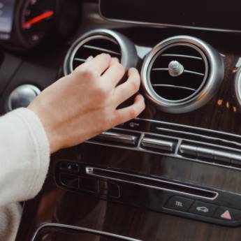 Comprar o produto de Refrigeração Automotiva - Conforto e Eficiência em Teresina em Oficinas Mecânicas para Carros pela empresa O Murilão Auto Serviços em Teresina, PI por Solutudo