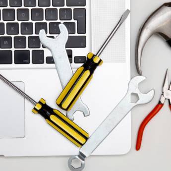 Comprar o produto de Montagem e Manutenção de Computadores/Notebooks - Soluções Técnicas Eficazes em Cajati, SP em Assistência Técnica em Cajati, SP por Solutudo