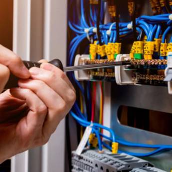 Comprar o produto de Eletricista  em Instalações - Reparos em Botucatu, SP por Solutudo