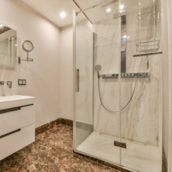 Comprar o produto de Box para Banheiro - Praticidade e Elegância em Tatuí em Vidraçarias em Tatuí, SP por Solutudo