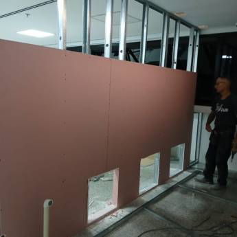 Comprar o produto de Colocação de Divisórias em Divisórias em Guarulhos, SP por Solutudo