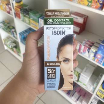 Comprar o produto de Protetor Solar Isdin Fusion Water - Proteção Avançada e Toque Seco - Esperantina, PI em Farmácias em Esperantina, PI por Solutudo
