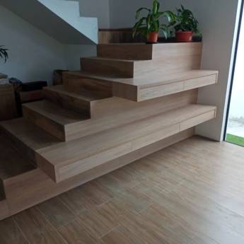 Comprar o produto de Escadas Planejadas em Móveis Planejados - Marcenarias em Joinville, SC por Solutudo