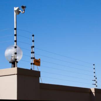 Comprar o produto de Cerca Elétrica em Eletricistas em Botucatu, SP por Solutudo