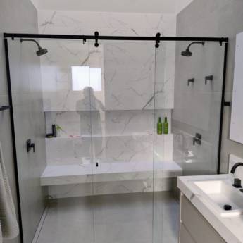 Comprar o produto de Box em Vidro Temperado: Elegância e Personalização em Lençóis Paulista em Vidraçarias em Lençóis Paulista, SP por Solutudo