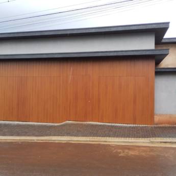 Comprar o produto de Revestimento de Fachada em Alumínio Ripado: Modernidade e Durabilidade em Lençóis Paulista em Vidraçarias em Lençóis Paulista, SP por Solutudo