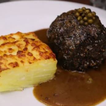Comprar o produto de Medalhão de Mignon au Poivre em Restaurantes em Jundiaí, SP por Solutudo