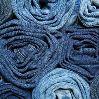 Comprar o produto de Confecção de Calças de Brim - Resistência e Conforto em Ourinhos/SP em Uniformes em Ourinhos, SP por Solutudo