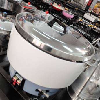 Comprar o produto de Panela a Gás para Arroz Rinnai – Preparação Rápida e Eficiente em Campo Grande, MS em Assistência Técnica e Conserto de Fogões pela empresa Chama Dos Fogões em Campo Grande, MS por Solutudo