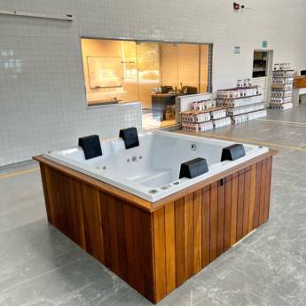 Comprar o produto de Deck de madeira em Banheiras e Hidromassagem em Botucatu, SP por Solutudo